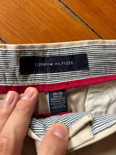 Pantalón Pinzado Tommy Hilfiger Beige Talle S (Usado)
