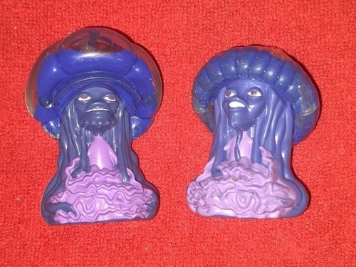 2 Figuras De Óscar El Espanta Tiburones De Uso