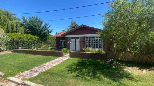 Venta Casa 2 Dormitorios Patagonia Con Cochera