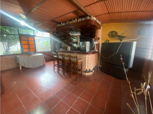 Casa En Venta Trigal Centro De 2 Niveles Calle Cerrada Cb-8062501
