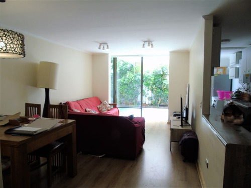 Depto En Venta De 4 Dorm , Con Patio 1er Piso. En La Reina