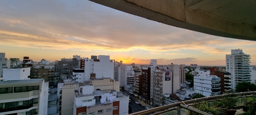 Imagen 21 de 26 de Vacaciones De Invierno En Mar Del Plata!!! Espectacular Depto. 3 Amb. Con Vista Al Mar. Para 6 Personas. 2 Baños. Hidromasaje. Cochera Cubierta Para 2 Autos. Parrilla En La Terraza.