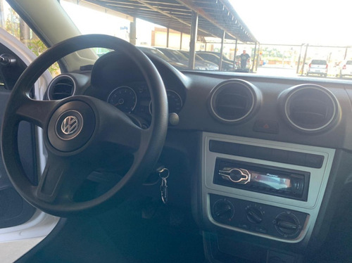 Imagem 6 de 9 de Vw Voyage