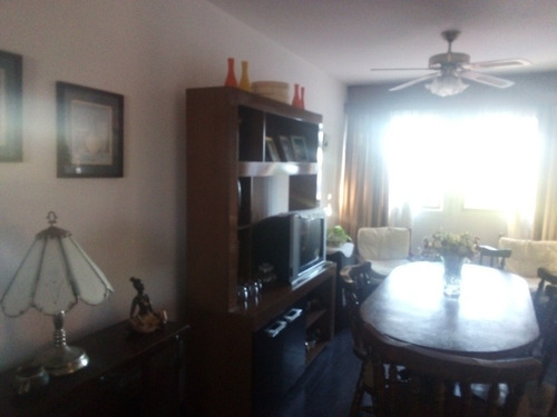 Apartamento 2 Dormitorios Corrales Y D.a. Larrañaga U$65.000
