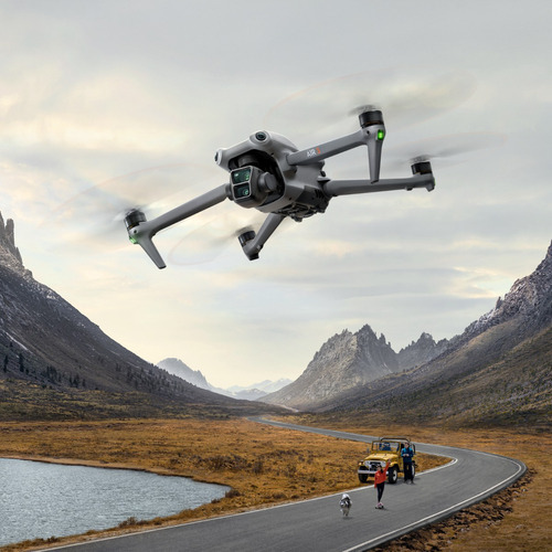 Imagen 6 de 6 de Drone DJI DJI Air 3 EB3WBC 2023 con dual cámara 48MP gris 2.4GHz 3 baterías