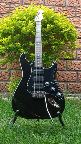 Guitarra Electrica Squier Stratocaster  Black Blade Custom 