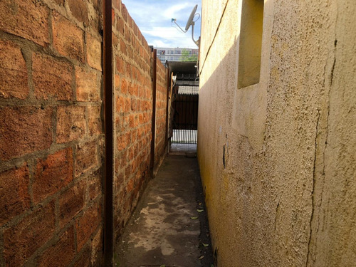 Excelente Casa De Dos Pisos En Comuna De La Cisterna!!!