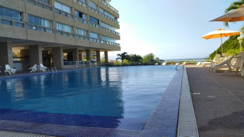 Apartamento En Playa Grande Con Excelente Vista Al Mar A Solo 25 Minutos De Caracas Y A 5 Minutos Del Aeropuerto. Im