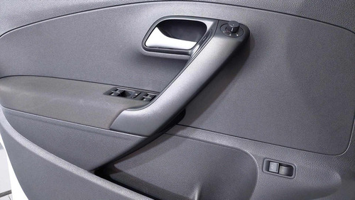 Imagen 17 de 21 de Volkswagen Polo 1.6 Comfortline