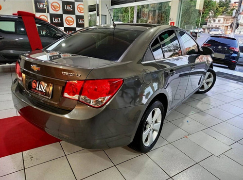 Imagem 4 de 6 de Chevrolet Cruze 1.8 Lt 16v Flex 4p Automático