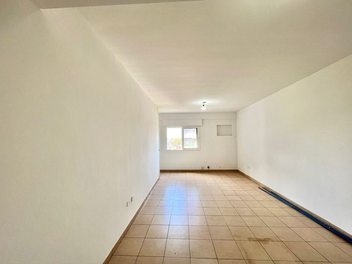 Venta Departamento 4 Dormitorios Otros Barrios Con Cochera