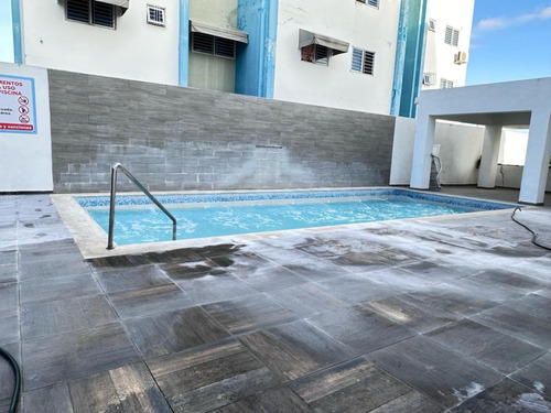 Apartamento En La Jacobo Majluta Con Gym Y Piscina (urb. Colinas Del Arroyo Ii) Sdn