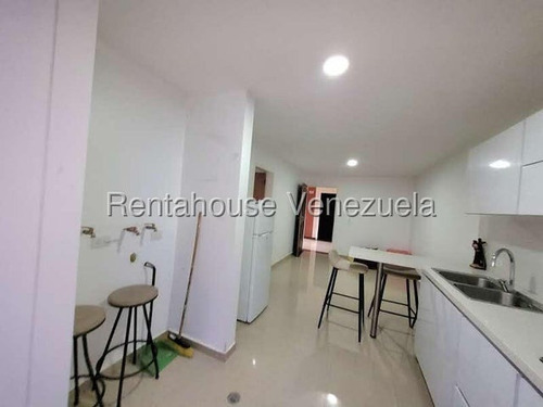 Yoselin Cabesas Vende Apartamento En Ciudad Roca, Yc 25-23837