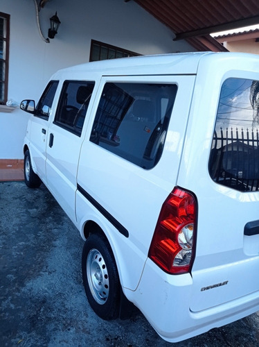 Imagen 3 de 9 de Chevrolet N300 Move Panel Busito