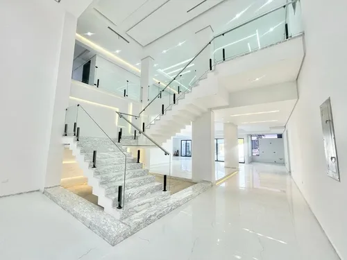 Villa Moderna A Estrenar