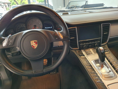 Porsche Panamera 4.8 S 2010
