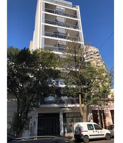 Hermoso Dpto 2 Ambientes Contrafrente Con Balcon Y Parrilla.