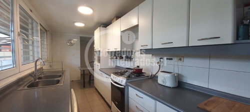 Venta Casa, Ubicación Privilegiada Sector Borde Río,vitacura