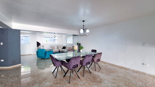 Venta Exclusiva Casa En Urbanización El Parral Valencia Cod Ac 24837