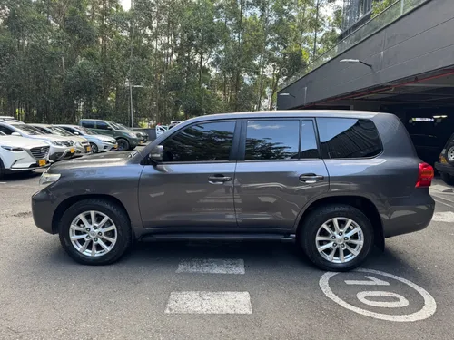Toyota Land Cruiser 4.5 Elite Lc200