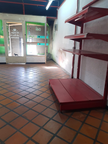 Local En Alquiler De 25 Metros Cuadrados Avenida San Martin 4497 Caseros Tres De Febrero