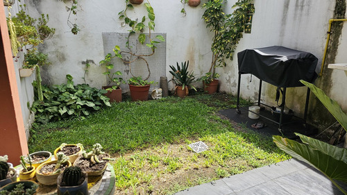 Duplex En Castelar - 2 Dormitorios - Patio - Cochera - Oficina -
