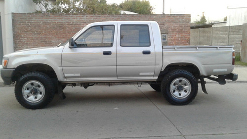 Imagen 1 de 15 de Toyota Hilux 2.8 D/cab 4x4 Mod 2001 Aspirada