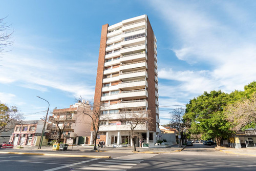 Imponente Piso Con Vista Al Hipodromo, Dos Cocheras Y Baulera En Acassuso.