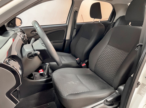 Imagen 15 de 23 de Toyota Etios Xls 4p Manual Impecable, Unico Dueño, Flamante