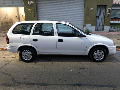 Imagen 6 de 15 de Chevrolet Corsa Classic Sw Life 1.4n 2010