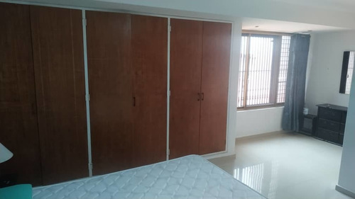 Imagen 12 de 14 de Hermoso Townhouse Totalmente Remodelado De Oportunidad