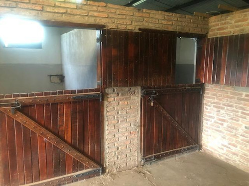 Imagen 14 de 30 de Campo Con Casa Y Boxes En Venta Con Renta - Capilla Del Señor - Exaltacion De La Cruz