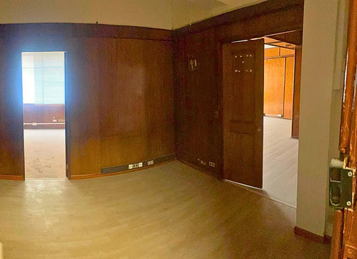 Cercano A Comercio, Notarias, Estudios De Abogados, Servicio