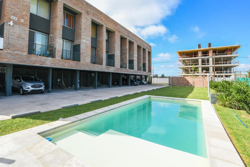 Imagen 24 de 30 de Departamento De 2 Dormitorios En Venta - Duplex - Tierra Nueva - Fisherton