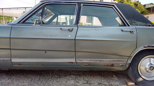 Ford Landau 1982 (galaxie)