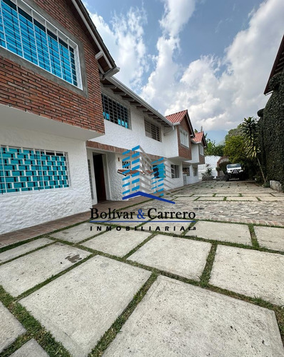 En Venta Townhouse En Pedregosa Media, Merida,  Codigo: B&c0-621,    F:feb24