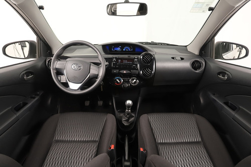 Imagen 22 de 25 de Toyota Etios X Manual 5 Puertas My23
