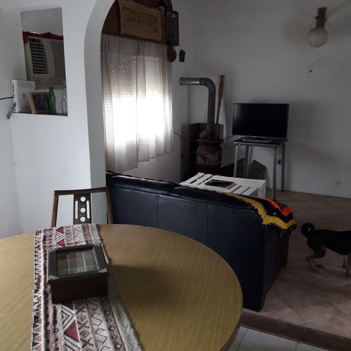 Imagen 4 de 8 de Galpón, Casa Y Departamento.