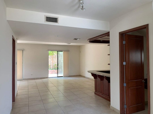 Imagen 4 de 27 de Casa Venta Dos Niveles Área Común Con Alberca Al Norte De Hermosillo.