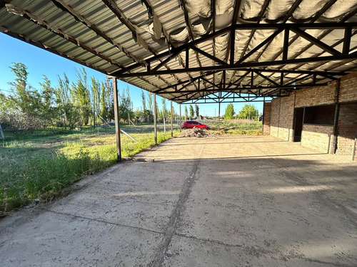 Lote Con Construcción Comercial A Terminar En Corralitos, Guaymallén.