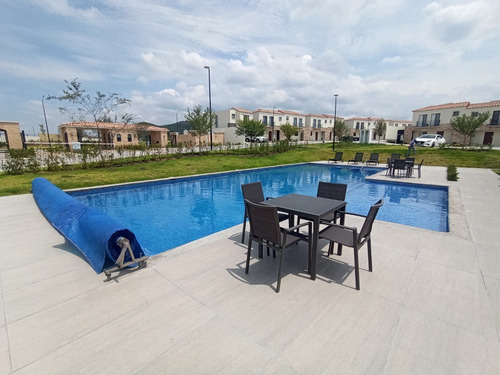 Imagen 18 de 22 de Casa En Venta Queretaro Con Pasillo Lateral Sureste