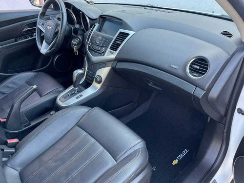 Imagem 10 de 15 de Chevrolet Cruze 1.8 Lt 16v Flex 4p Automático 2014
