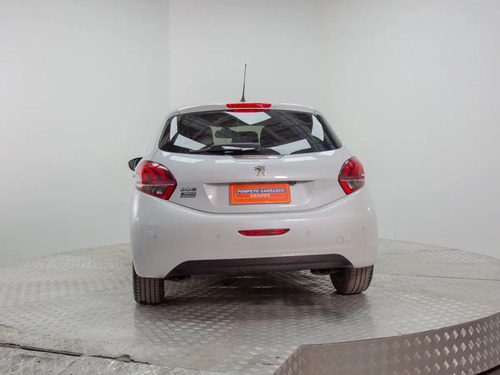 Peugeot 208 1.2 Signature Puretech 4x2 82 Mt5 5p 2021