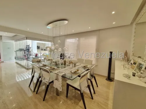 Agp Fascinante Casa Duplex, Remodelada Con Acabados De Primera En Venta, Con Anexo En Sorocaima 25-13153 Ys