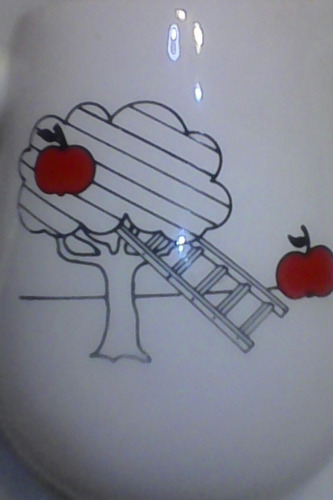 Lechera Loza Blancodiseño Árbol Y Manzanas Rojas-alto: 12 Cm