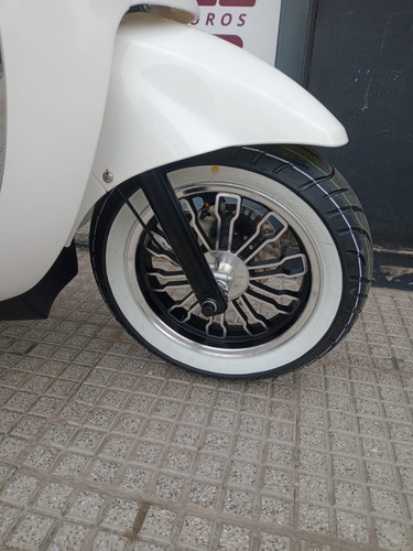 Beta Tempo Deluxe 150 Cc Scooter Vintage