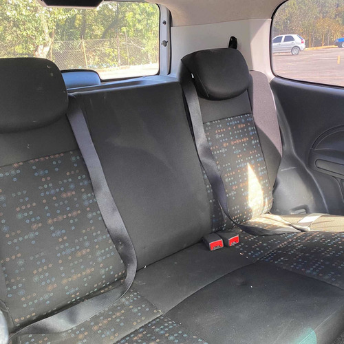 Imagem 10 de 10 de Fiat Uno 2014 1.0 Vivace Flex 3p