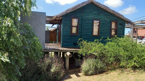 Cabañas, Punta Del Diablo, Rocha.