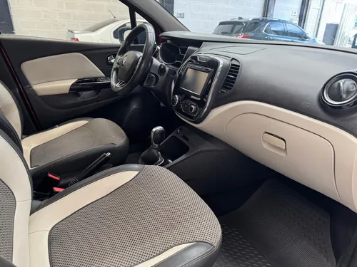 Renault Captur 2.0 Intens Automática