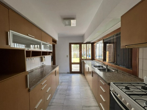 Imagen 5 de 30 de Casa Cuatro Dormitorios Echesortu